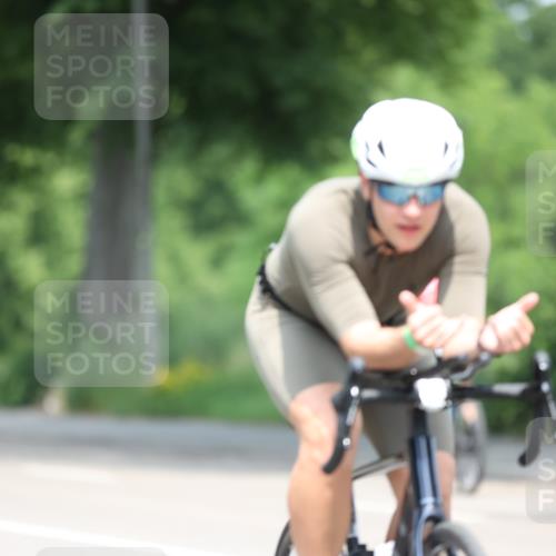 15.06.2025 - 7 Türme Triathlon Yannick Fuchs http://msf.ph/oto/8000170 15.06.2025 12:23:50 Radfahren 284, 594 meine-sportfotos.de