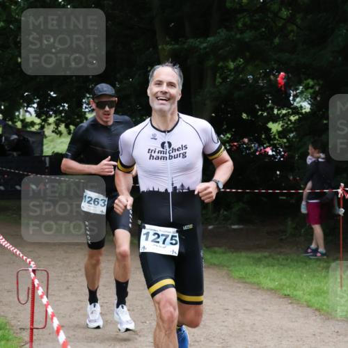 21.06.2025 - 27. Vierlanden-Triathlon Lena Gebhardt http://msf.ph/oto/8000174 15.06.2025 14:01:58 Laufen 1263, 202, 1275, 4 meine-sportfotos.de