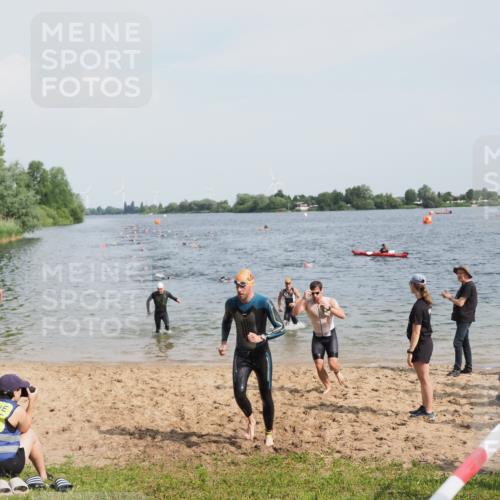 21.06.2025 - 27. Vierlanden-Triathlon MichiJ http://msf.ph/oto/8000178 15.06.2026 10:03:51 Schwimmen 415, 427, 436, 439, 1398 meine-sportfotos.de