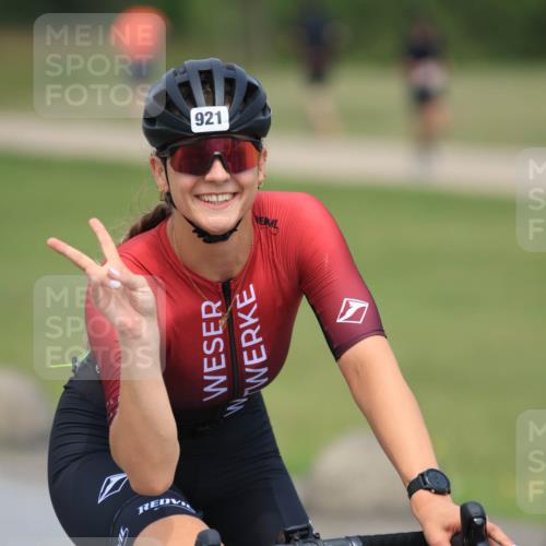 21.06.2025 - 27. Vierlanden-Triathlon H.Heesch http://msf.ph/oto/8000187 15.06.2025 12:33:53 Radfahren 888, 921 meine-sportfotos.de