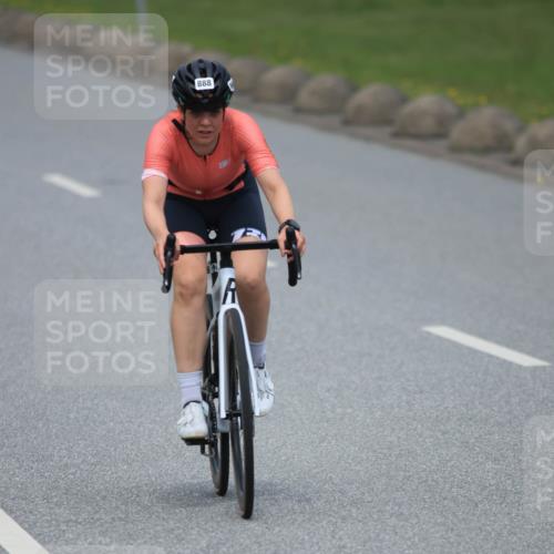 21.06.2025 - 27. Vierlanden-Triathlon H.Heesch http://msf.ph/oto/8000202 15.06.2025 12:33:58 Radfahren 888, 1061, 1062, 1063, 1064, 1065, 1066, 1067, 1068 meine-sportfotos.de