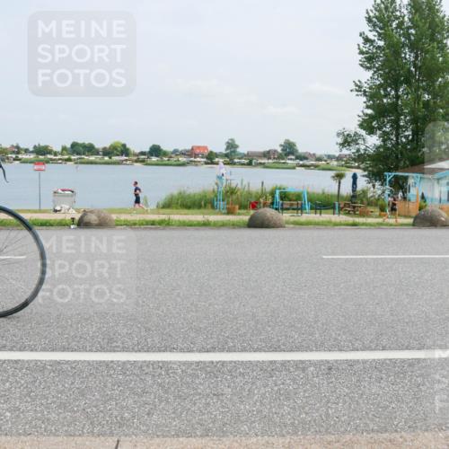 21.06.2025 - 27. Vierlanden-Triathlon H.Heesch http://msf.ph/oto/8000210 15.06.2025 12:33:37 Radfahren 670 meine-sportfotos.de