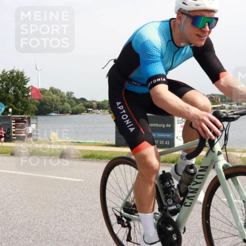 21.06.2025 - 27. Vierlanden-Triathlon H.Heesch http://msf.ph/oto/8000220 15.06.2025 11:40:55 Radfahren 162, 200, 722 meine-sportfotos.de