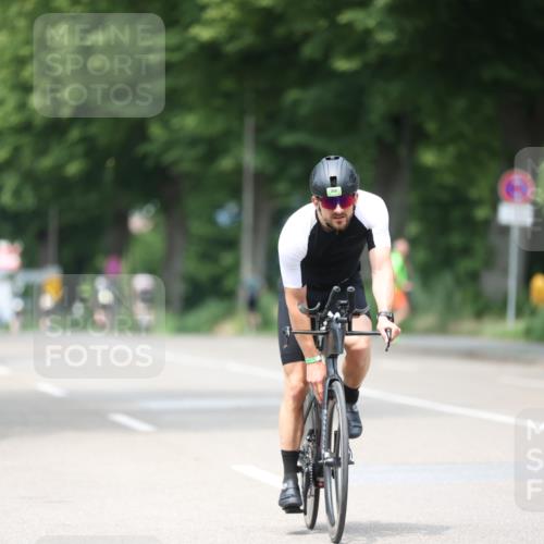 15.06.2025 - 7 Türme Triathlon Yannick Fuchs http://msf.ph/oto/8000225 15.06.2025 13:14:30 Radfahren 201, 220, 897, 918, 1159 meine-sportfotos.de