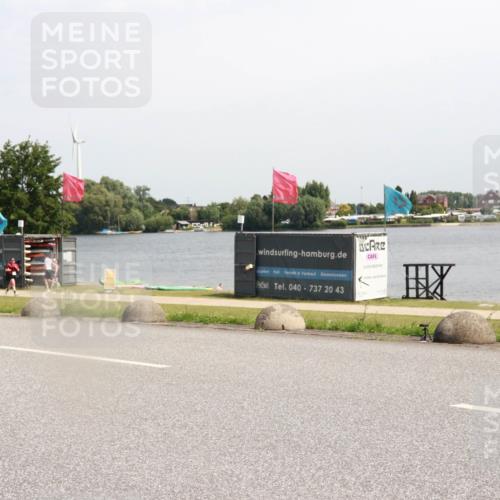 21.06.2025 - 27. Vierlanden-Triathlon H.Heesch http://msf.ph/oto/8000231 15.06.2025 11:40:56 Radfahren 162, 200, 722 meine-sportfotos.de