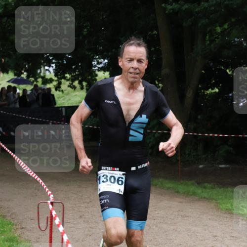 21.06.2025 - 27. Vierlanden-Triathlon Lena Gebhardt http://msf.ph/oto/8000243 15.06.2025 14:02:03 Laufen 202, 306 meine-sportfotos.de