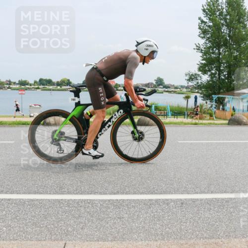 21.06.2025 - 27. Vierlanden-Triathlon H.Heesch http://msf.ph/oto/8000264 15.06.2025 12:33:44 Radfahren 780 meine-sportfotos.de