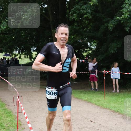 21.06.2025 - 27. Vierlanden-Triathlon Lena Gebhardt http://msf.ph/oto/8000278 15.06.2025 14:02:04 Laufen 202, 1306 meine-sportfotos.de