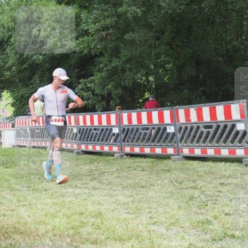 21.06.2025 - 27. Vierlanden-Triathlon KatJ http://msf.ph/oto/8000279 15.06.2025 12:54:12 Ziel 171, 757 meine-sportfotos.de