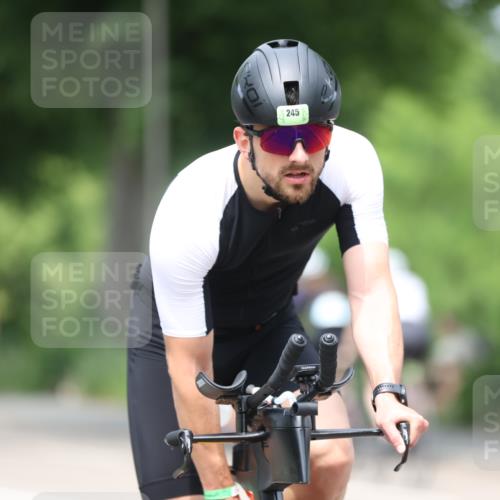15.06.2025 - 7 Türme Triathlon Yannick Fuchs http://msf.ph/oto/8000288 15.06.2025 13:14:31 Radfahren 201, 897, 918, 1159 meine-sportfotos.de