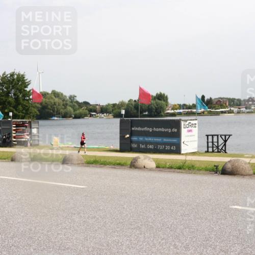 15.06.2025 - 27. Vierlanden-Triathlon H.Heesch http://msf.ph/oto/8000307 15.06.2025 11:40:59 Radfahren 200, 722 meine-sportfotos.de