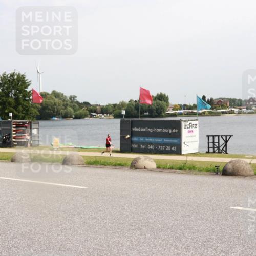 15.06.2025 - 27. Vierlanden-Triathlon H.Heesch http://msf.ph/oto/8000320 15.06.2025 11:41:00 Radfahren 722 meine-sportfotos.de