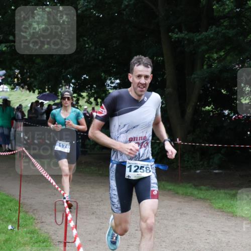21.06.2025 - 27. Vierlanden-Triathlon Lena Gebhardt http://msf.ph/oto/8000351 15.06.2025 14:02:17 Laufen 1176, 202, 1258 meine-sportfotos.de