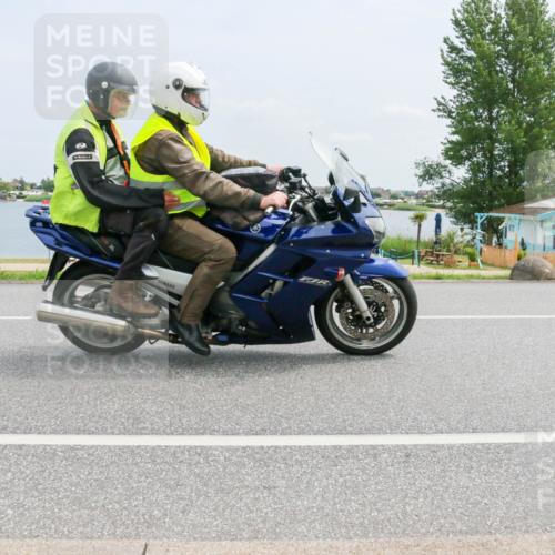 21.06.2025 - 27. Vierlanden-Triathlon H.Heesch http://msf.ph/oto/8000364 15.06.2025 12:33:58 Radfahren 888, 921 meine-sportfotos.de