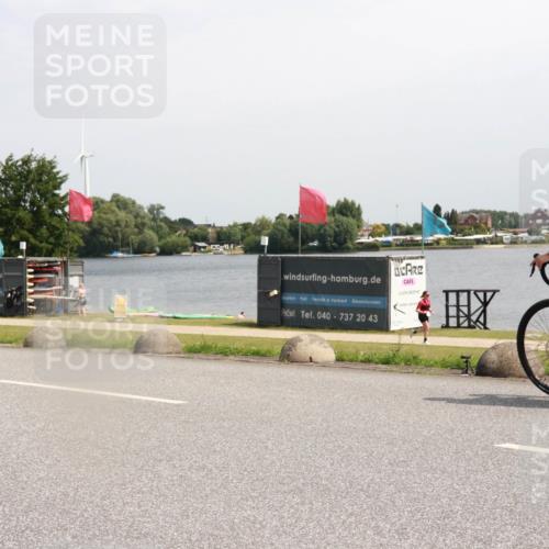 15.06.2025 - 27. Vierlanden-Triathlon H.Heesch http://msf.ph/oto/8000374 15.06.2025 11:41:03 Radfahren 649 meine-sportfotos.de