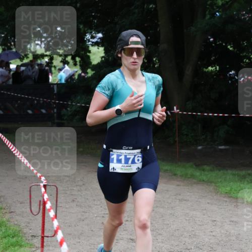 21.06.2025 - 27. Vierlanden-Triathlon Lena Gebhardt http://msf.ph/oto/8000379 15.06.2025 14:02:18 Laufen 202, 1176 meine-sportfotos.de
