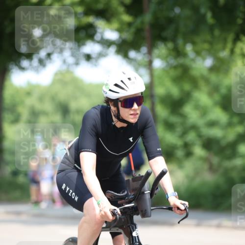 15.06.2025 - 7 Türme Triathlon Yannick Fuchs http://msf.ph/oto/8000382 15.06.2025 12:25:01 Radfahren 327, 372 meine-sportfotos.de