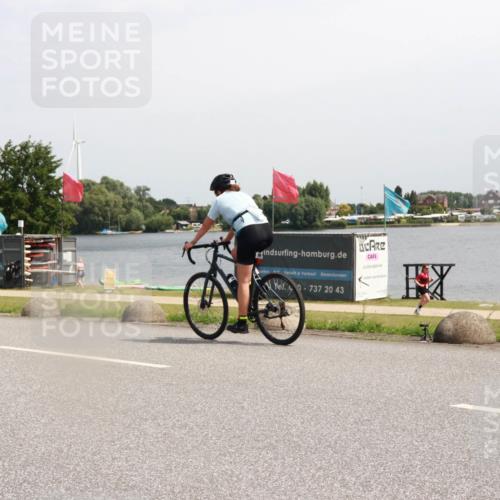 15.06.2025 - 27. Vierlanden-Triathlon H.Heesch http://msf.ph/oto/8000384 15.06.2025 11:41:03 Radfahren 649 meine-sportfotos.de