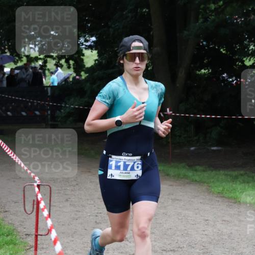 21.06.2025 - 27. Vierlanden-Triathlon Lena Gebhardt http://msf.ph/oto/8000386 15.06.2025 14:02:19 Laufen 20, 1176 meine-sportfotos.de