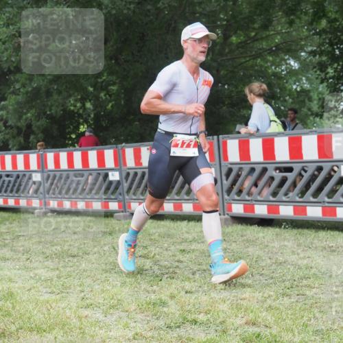 21.06.2025 - 27. Vierlanden-Triathlon KatJ http://msf.ph/oto/8000388 15.06.2025 12:54:13 Ziel 171, 757 meine-sportfotos.de