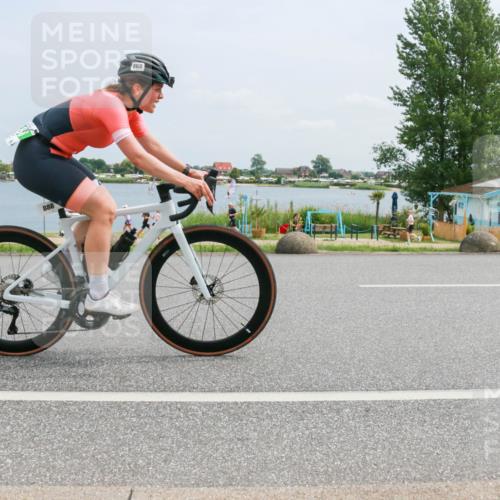 21.06.2025 - 27. Vierlanden-Triathlon H.Heesch http://msf.ph/oto/8000389 15.06.2025 12:34:01 Radfahren 888, 1065, 1066, 1067, 1068 meine-sportfotos.de