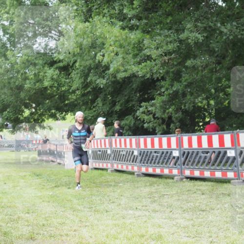 21.06.2025 - 27. Vierlanden-Triathlon KatJ http://msf.ph/oto/8000421 15.06.2025 12:54:21 Ziel 757, 999, 1000, 1001, 1003 meine-sportfotos.de