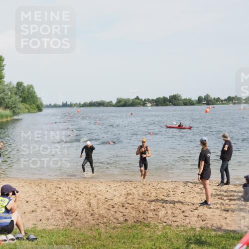 21.06.2025 - 27. Vierlanden-Triathlon MichiJ http://msf.ph/oto/8000422 15.06.2026 10:03:54 Schwimmen 415, 427, 436, 1398 meine-sportfotos.de
