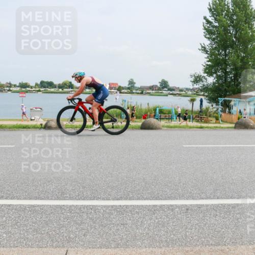 21.06.2025 - 27. Vierlanden-Triathlon H.Heesch http://msf.ph/oto/8000425 15.06.2025 12:34:02 Radfahren 888, 1065, 1066, 1067, 1068 meine-sportfotos.de