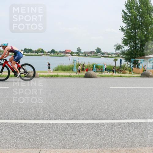 21.06.2025 - 27. Vierlanden-Triathlon H.Heesch http://msf.ph/oto/8000439 15.06.2025 12:34:02 Radfahren 888, 1065, 1066, 1067, 1068 meine-sportfotos.de