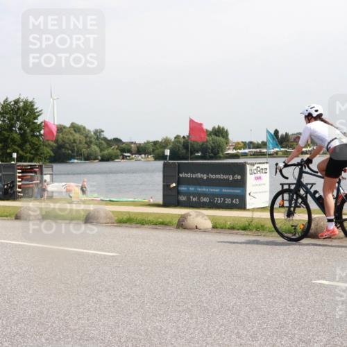 15.06.2025 - 27. Vierlanden-Triathlon H.Heesch http://msf.ph/oto/8000477 15.06.2025 11:41:08 Radfahren 649, 715, 867, 883 meine-sportfotos.de
