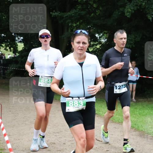 21.06.2025 - 27. Vierlanden-Triathlon Lena Gebhardt http://msf.ph/oto/8000492 15.06.2025 14:02:28 Laufen 884, 883, 1273 meine-sportfotos.de