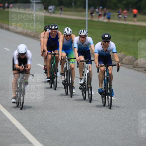 21.06.2025 - 27. Vierlanden-Triathlon H.Heesch http://msf.ph/oto/8000493 15.06.2025 12:34:31 Radfahren 891, 944, 1009, 1010, 1011, 1012, 1013 meine-sportfotos.de