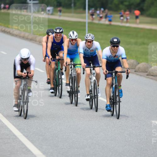 21.06.2025 - 27. Vierlanden-Triathlon H.Heesch http://msf.ph/oto/8000497 15.06.2025 12:34:31 Radfahren 891, 944, 1009, 1010, 1011, 1012, 1013 meine-sportfotos.de