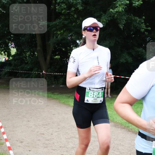 21.06.2025 - 27. Vierlanden-Triathlon Lena Gebhardt http://msf.ph/oto/8000501 15.06.2025 14:02:29 Laufen 20, 884, 14 meine-sportfotos.de