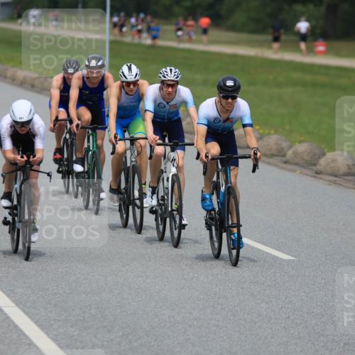 21.06.2025 - 27. Vierlanden-Triathlon H.Heesch http://msf.ph/oto/8000506 15.06.2025 12:34:32 Radfahren 891, 911, 944, 1009, 1010, 1011, 1012, 1013 meine-sportfotos.de
