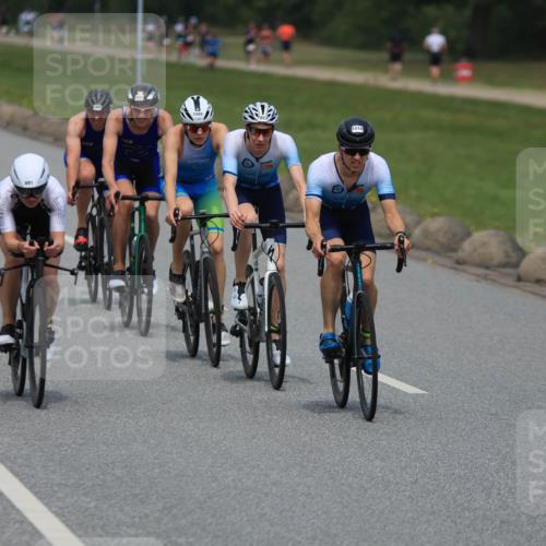 21.06.2025 - 27. Vierlanden-Triathlon H.Heesch http://msf.ph/oto/8000514 15.06.2025 12:34:32 Radfahren 891, 911, 944, 1009, 1010, 1011, 1012, 1013 meine-sportfotos.de