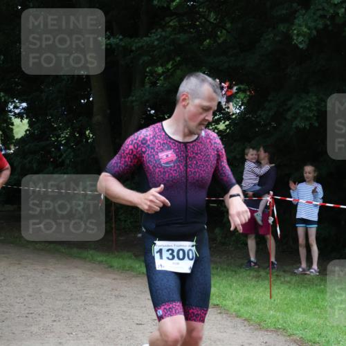 21.06.2025 - 27. Vierlanden-Triathlon Lena Gebhardt http://msf.ph/oto/8000542 15.06.2025 14:02:47 Laufen 1300 meine-sportfotos.de