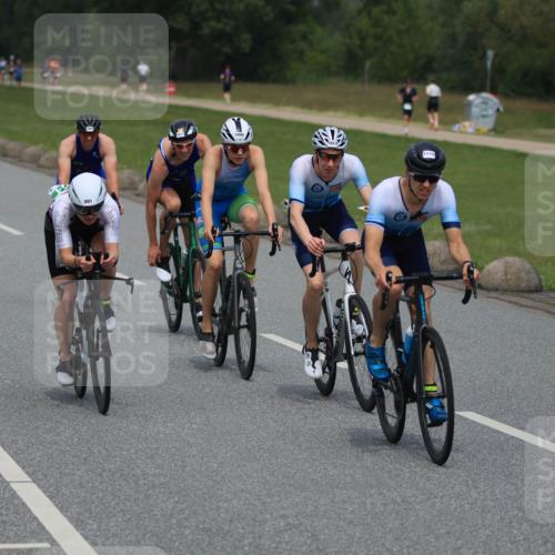 21.06.2025 - 27. Vierlanden-Triathlon H.Heesch http://msf.ph/oto/8000544 15.06.2025 12:34:33 Radfahren 891, 911, 944, 1009, 1010, 1011, 1012, 1013 meine-sportfotos.de