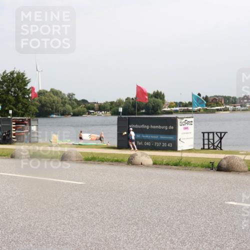 21.06.2025 - 27. Vierlanden-Triathlon H.Heesch http://msf.ph/oto/8000565 15.06.2025 11:41:12 Radfahren 715, 778, 867, 883, 884 meine-sportfotos.de