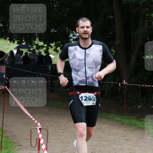 21.06.2025 - 27. Vierlanden-Triathlon Lena Gebhardt http://msf.ph/oto/8000573 15.06.2025 14:02:56 Laufen 2025, 1299 meine-sportfotos.de