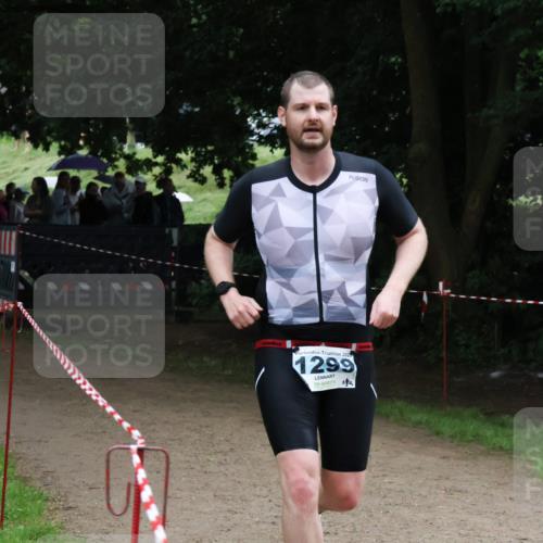 21.06.2025 - 27. Vierlanden-Triathlon Lena Gebhardt http://msf.ph/oto/8000577 15.06.2025 14:02:56 Laufen 202, 1299, 14 meine-sportfotos.de