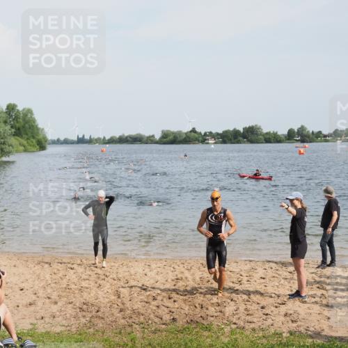 21.06.2025 - 27. Vierlanden-Triathlon MichiJ http://msf.ph/oto/8000581 15.06.2026 10:03:56 Schwimmen 415, 427, 436, 1398 meine-sportfotos.de