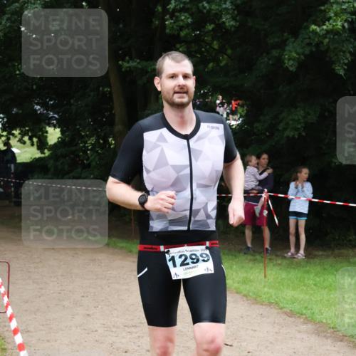 21.06.2025 - 27. Vierlanden-Triathlon Lena Gebhardt http://msf.ph/oto/8000590 15.06.2025 14:02:57 Laufen 202, 1299 meine-sportfotos.de
