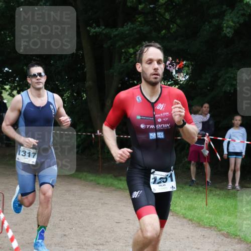 21.06.2025 - 27. Vierlanden-Triathlon Lena Gebhardt http://msf.ph/oto/8000615 15.06.2025 14:03:08 Laufen 1317, 125, 4 meine-sportfotos.de