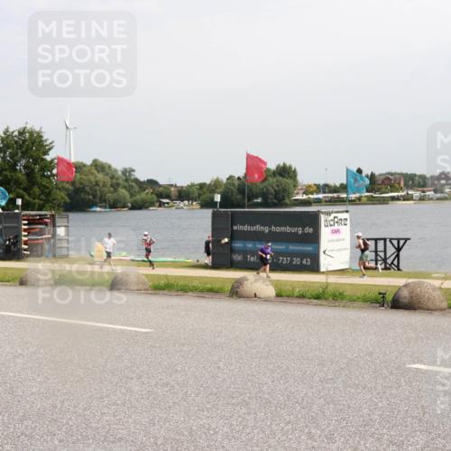 21.06.2025 - 27. Vierlanden-Triathlon H.Heesch http://msf.ph/oto/8000654 15.06.2025 11:41:56 Radfahren 646, 937 meine-sportfotos.de