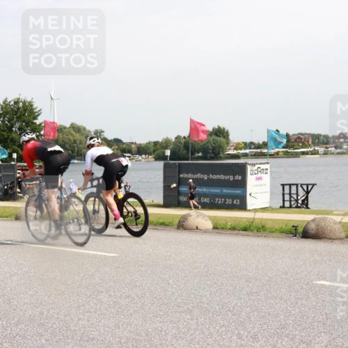 21.06.2025 - 27. Vierlanden-Triathlon H.Heesch http://msf.ph/oto/8000684 15.06.2025 11:42:20 Radfahren 250, 702 meine-sportfotos.de