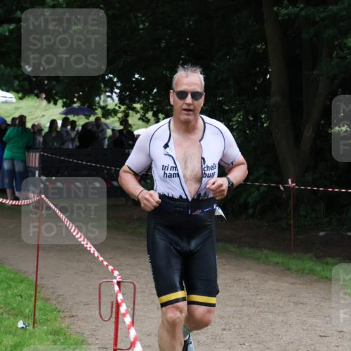 21.06.2025 - 27. Vierlanden-Triathlon Lena Gebhardt http://msf.ph/oto/8000705 15.06.2025 14:03:33 Laufen  meine-sportfotos.de
