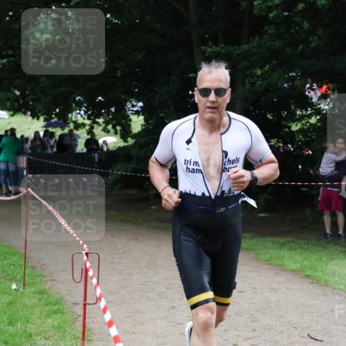 21.06.2025 - 27. Vierlanden-Triathlon Lena Gebhardt http://msf.ph/oto/8000715 15.06.2025 14:03:34 Laufen  meine-sportfotos.de