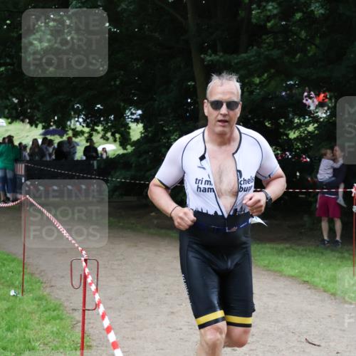 21.06.2025 - 27. Vierlanden-Triathlon Lena Gebhardt http://msf.ph/oto/8000724 15.06.2025 14:03:34 Laufen  meine-sportfotos.de