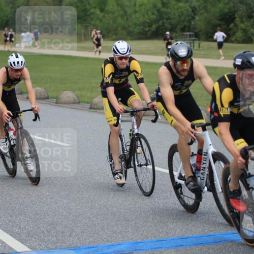 21.06.2025 - 27. Vierlanden-Triathlon H.Heesch http://msf.ph/oto/8000744 15.06.2025 12:37:00 Radfahren 754, 904, 927, 978, 1034, 1035, 1036, 1037, 1038 meine-sportfotos.de